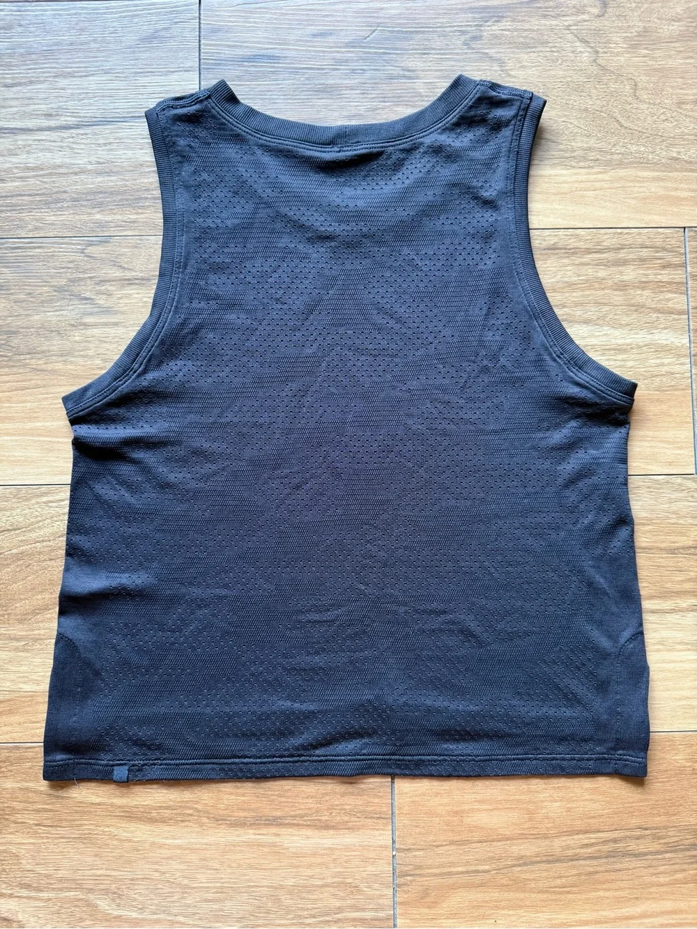 Lululemon Black Seamless Mesh Tank Top Women’s size XS/S